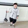 Traje fino de verano para niños 2026 nuevo elegante y moderno ropa de verano para bebé de 3 años conjunto suelto de dos piezas para niños