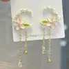 Pendientes de Borla de Mariposa de Estilo Nuevo, Frescos y Elegantes, con un Toque de Alta Gama, Pendientes de Diseño Único y Etéreo 2025