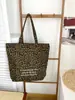 Bolso de hombro retro estilo Y2K milenio con estampado de leopardo, bolso de lona minimalista y relajado con letras, bolso de mano de moda estilo "hot girl" para el día a día