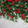 Flor de Rosa Artificial en Forma de Enredadera Decoración de Pared para Sala de Estar Planta de Pared Colgante Enredadera de Flores Artificiales Enredadera de Plástico Planta Araña