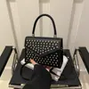 Otoño 2025 Nueva Moda Remache Hombro Único Cruzado Versátil Moda de Gama Alta Versátil Bolso de Mano Cruzado de Hombro Único