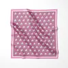 Pañuelo Cuadrado Pequeño Personalizado del Fabricante para Mujer, Pañuelo Delgado de Seda, Versátil Decorativo de Primavera y Otoño para Azafata, Pañuelo Chal con Logo Impreso