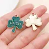 Série Festival Irlandês DIY Desenho Animado Joias com Pingente de Gotejamento de Óleo Acessórios Pingente Único Trevo Verde Pingente de Pulseira
