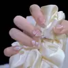 Puntas de Uñas Color Pasta de Frijol Degradado Cortas Populares de Moda Pegatinas de Uñas Removibles