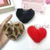 Colgante de Peluche Leopardo Amor Corazón Muñeco Colgante para Bolsos Adornos de Colgar Corazón de Color Accesorios para Joyería DIY Accesorios para Ropa