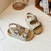 Sandalias Birkenstock Sencillas para Niños 2026 Verano Nuevas Zapatos Casuales con Estampado Retro Sandalias de Playa de Suela Suave para Niños y Niñas