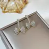 Brincos de Borboleta com Zircônia Simples Galvanizados a Ouro Real Luxo Acessível Brincos de Alta Qualidade Elegantes Modernos Doces Brincos de Pérola para Mulheres