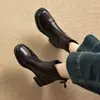 Botines de Invierno 2026 Nuevos Punta Cuadrada Tacón Grueso Cierre Trasero para Mujer Suela Suave Adelgazantes Versátiles Forro de Terciopelo Cálido Botas de Cuero para Viajes