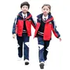 Uniforme escolar para estudiantes de primaria y secundaria traje ropa de clase para niños primavera, otoño e invierno deportes chaqueta exterior de tres piezas jardín de infantes Ropa de jardín