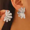 Pendientes de hojas distintivos exagerados europeos y americanos Pendientes de hojas texturizadas plisadas irregulares para mujer Pendientes festivos hawaianos
