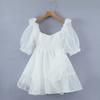 Vestido blanco Pure Desire de estilo francés de principios de primavera 2022 para mujer, con cuello cuadrado, mangas abullonadas y corte princesa ajustado.