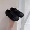 Sapatos Mary Jane Infantis de Couro Macio Estilo Coreano 2026 Verão Sapatos Vazados em Malha para Meninas Planos Casuais Salto Baixo Dança Ballet