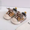 Zapatos para Niños Pequeños Estilo Primavera y Otoño Zapatos Deportivos para Bebés de 1 a 3 Años Niños Bebés Niños Pequeños Zapatos Funcionales Niñas Suela Suave Zapatos Casuales