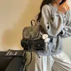 Mochila casual de gran capacidad para mujer 2026 nueva moda versátil para el trabajo, viajes y uso diario