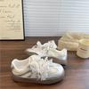 Tênis Branco para Mulheres, Sapatos Respiráveis de Malha para Verão e Outono, Sapatos Versáteis para Combinar com Saias, Tênis de Treino Casual Alemão de Nicho