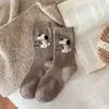 Meias Zhuji para Mulheres, Novo Estilo Outono e Inverno, Estampa de Cachorro com Manchas Desenho Animado Estilo Japonês Meias Grossas de Cano Médio, Meias Quentes Largas Atacado