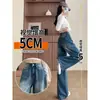 Pantalones de Hoz Retro Súper Modernos con Bordado Floral, Jeans de Pierna Ancha para Mujer, Nuevo Estilo Invierno 2025, Corte Holgado, No Ajustados en las Piernas, Pantalones de Hoz