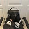 Bolsa Cuadrada Pequeña Nueva de Verano 2025 Elegante y Moderna Textura Casual Diseño de Nicho Mochila para Mujer