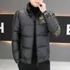 Jaqueta de Algodão Grossa e Quente Nova para o Inverno de 2025 para Homens com Gola Alta, Bordada, Estilosa e Moderna, Casaco Casual de Algodão