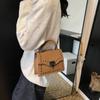Bolsa de design de nicho retrô 2024 nova moda com rebite simples e versátil bolsa quadrada pequena bolsa de ombro transversal para viajante