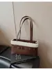 Bolsa de Axila de Pelúcia Costurada Nova de Alto Padrão Outono e Inverno Design de Nicho Estilo Estrangeiro Versátil Bolsa Satchel de Ombro da Moda para Mulheres
