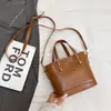 Bolsa Balde Retro Casual de Mão Luxo Leve Feminina 2026 Nova Tendência de Verão Bolsa de Ombro Único Elegante Bolsa Feminina