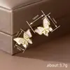 Brincos de Borboleta Novos Cao Shi Temu para Mulheres, Brincos com Design de Pintura a Óleo de Borboleta Dupla, Joias Elegantes Pequenas e Frescas para Senhoras