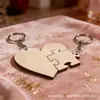 Set de Llaveros de Rompecabezas de Madera con Forma de Corazón para Pareja Regalo Romántico para el Día de San Valentín Colgante Creativo para Pareja