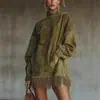 2025 Nuevo Sitio Independiente Transfronterizo Europeo y Americano Vestido de Manga Larga Suelto Retro de Gamuza con Cuello Alto y Bolsillo con Borla