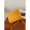 Bolsa Vermelha Simples Pequena Feminina 2025 Nova Moda Coreana Bolsa Saco Simples Versátil Bolsa de Ombro Transversal