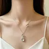 Collar con Colgante de Cristal de Mariposa para Mujer, Diseño de Nicho de Moda de Lujo Ligero, Gargantilla Versátil Simple para el Día a Día, Collar de Amistad