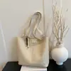 Bolsa de Padrão Trançado Grande Capacidade Estilo Coreano Nova Coleção Verão 2026 Cor Sólida Bolsa de Ombro Elegante Bolsa Tote para Trabalho e Deslocamento