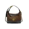 Bolso pequeño tipo Chanel de retazos esmerilados, con un patrón de diamantes de estampado de leopardo en color Maillard, una cadena sofisticada y un diseño mini de hombro/cruzado