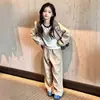 Conjunto de Moletom para Meninas Primavera e Outono Estilo 2026 Casual Menina Estilo Coreano Crianças Médias e Grandes Jaqueta Falsa de Duas Peças Conjunto Xadrez