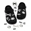 Producto más vendido transfronterizo: Set de dijes para zapatos de zuecos, venta al por mayor de fábrica, accesorios de decoración de zapatos DIY, accesorios de dibujos animados de ABS, gato KT