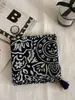 2026 Colgante de Borla para Año Nuevo Bufanda Cuadrada Ropa Artística Retro Combinación Bufanda Delgada de Seda Protección para el Cuello Bufanda Estilo Celebridad Nueva
