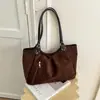Bolso de mano retro de lunares estilo coreano, nueva colección principios de otoño 2026, moderno y único, bolso de hombro de gran capacidad