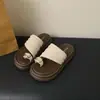 Chinelos Femininos Plataforma Sola Grossa Estilo Coreano com Bolinhas, Sandálias de Encaixe Abertas Aumentadoras de Altura, Novo Estilo Verão 2025