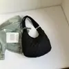 2025 Nuevo Bolso Casual Simple de Gran Capacidad Moderno Bolso Tote de Viaje para Estudiante Bolso de Hombro Ligero Acolchado