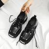 Zapatos Pequeños Cuadrados de Cuero Estilo Británico Retro Personalizados de Fábrica para Mujer Zapatos Derby de Cuero Genuino Zapatos de Plataforma Estilo Punk Decorados con Remaches