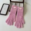Guantes de punto cálidos para otoño e invierno, con diseño de dedos separados, colores lisos, patrones sencillos y estampados elegantes, que ofrecen tanto calidez como un toque de personalidad, y compatibles con dispositivos de pantalla táctil