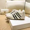 Zapatillas de entrenamiento retro alemanas de cuero genuino en stock, con aumento de altura de 6 cm para mujer, novedad otoño 2026, deportivas casual versátiles, zapatos Forrest Gump