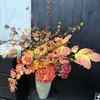 Buquê de flores artificiais vintage estilo italiano, decoração rústica de mesa, ornamento de flores artificiais para vitrine de loja de roupas femininas, estilo mid-century com estética de alto padrão