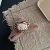 Grampo de Cabelo de Gatinho com Estampa de Leopardo em Formato de Coração Desenho Animado Fofo Coreano Grampo de Garra Versátil para Menina Doce Grampo de Tubarão para a Parte de Trás da Cabeça