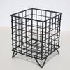 Cesta de armazenamento quadrada de quatro patas de ferro de estilo nórdico Cesta de armazenamento de mesa de metal Cesta de armazenamento de acabamento Rack de cosméticos