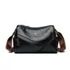 Bolsa Cilindro da Moda Feminina para o Dia a Dia Transversal 2025 Novo Estilo Coreano Simples Versátil Bolsa de Ombro para Mãe