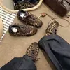 Jialuoya~Salto Escondido Estampa de Leopardo Sapatilha Treinamento Alemão Feminino Outono 2026 Novo Sapatos Casuais Forrest Gump para Exterior Sapatos de Treinamento Alemão