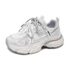 NBL0408 Zapatos de papá de suela gruesa para mujer, nuevas zapatillas primavera-verano 2026, zapatos casuales para estudiantes que aumentan la altura, zapatos de mujer