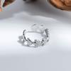 Anillo de acero inoxidable de diseño nicho de viento frío de cinco hojas transfronterizo para mujer, apertura ajustable, anillo de alta gama tipo prensa de aceite