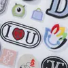 Fábrica Xiaoshan Qixiu Pegatinas de Tela Bordadas con Letras de Punto para Figuras Accesorios de Ropa Pegatinas Decorativas Etiquetas Bordadas